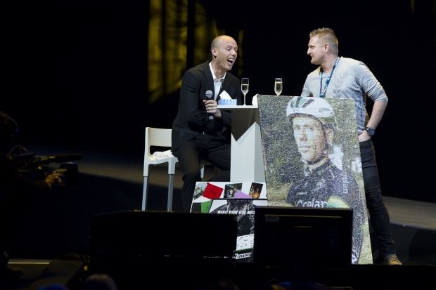 Telenet-Fidea verrast Sven Nys met liedje
